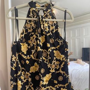 Veronica Beard Black and Gold Top. Size 6.